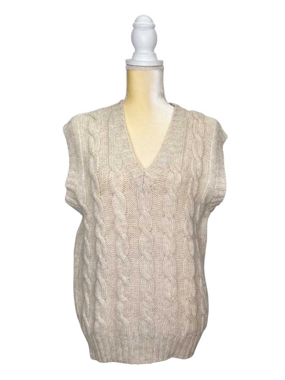 Vintage SKYR Wool Cable Knit V-Neck Sweater Vest Oatmeal Women’s Size Medium EUC